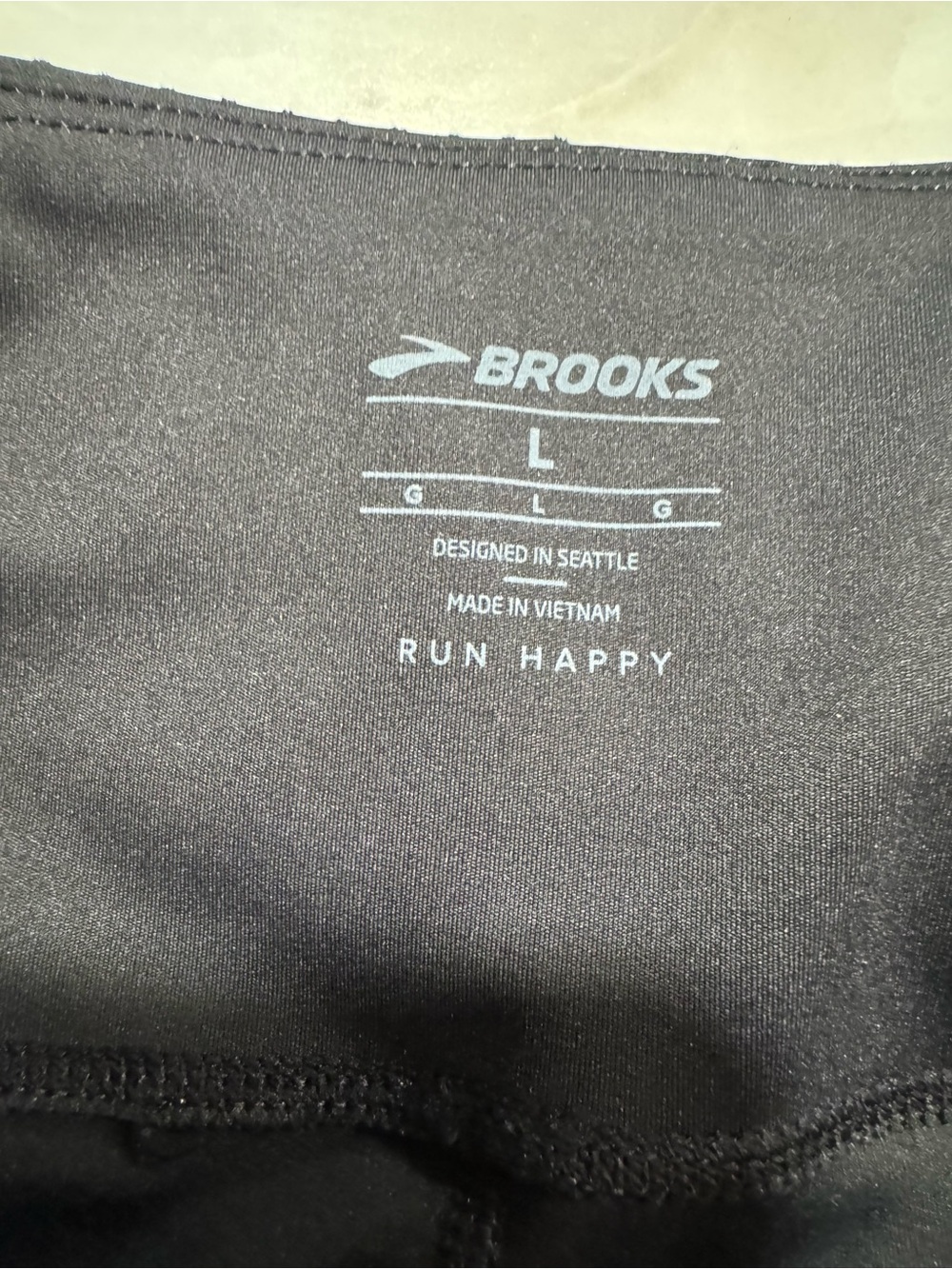 Brooks Black Women’s Bike Shorts with Side Pockets - Picture 6 of 11